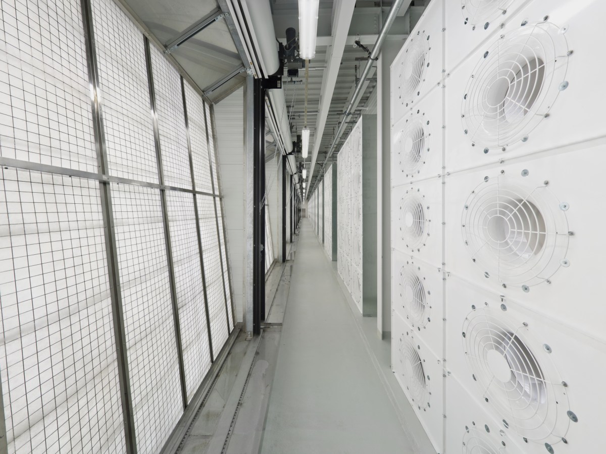 Controlling Temperature and Humidity | Über Meta - High Efficiency Cooling Systems For Penthouse Apartments Rentals