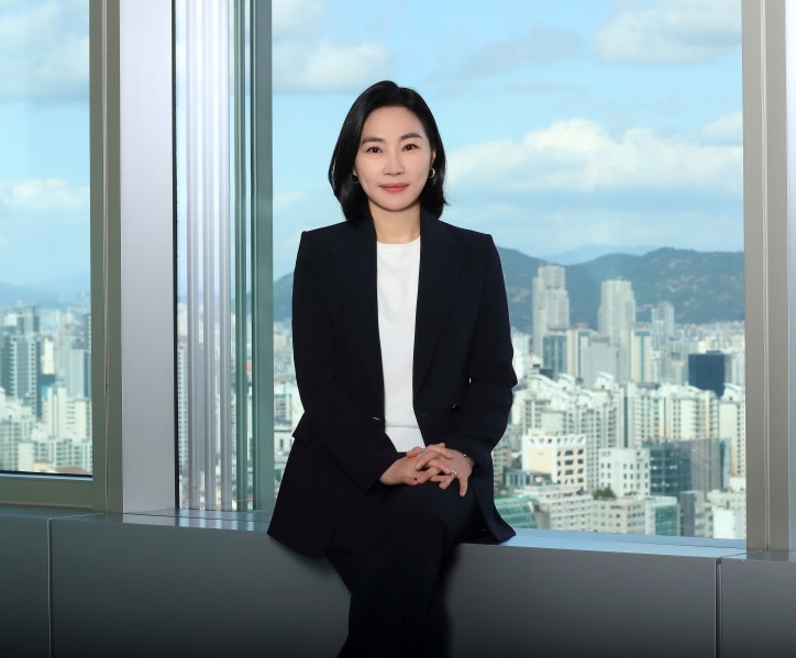 Meta Korea 사무실의 Jin Ah Kim(2022년 대표 선임 발표 공식 사진)