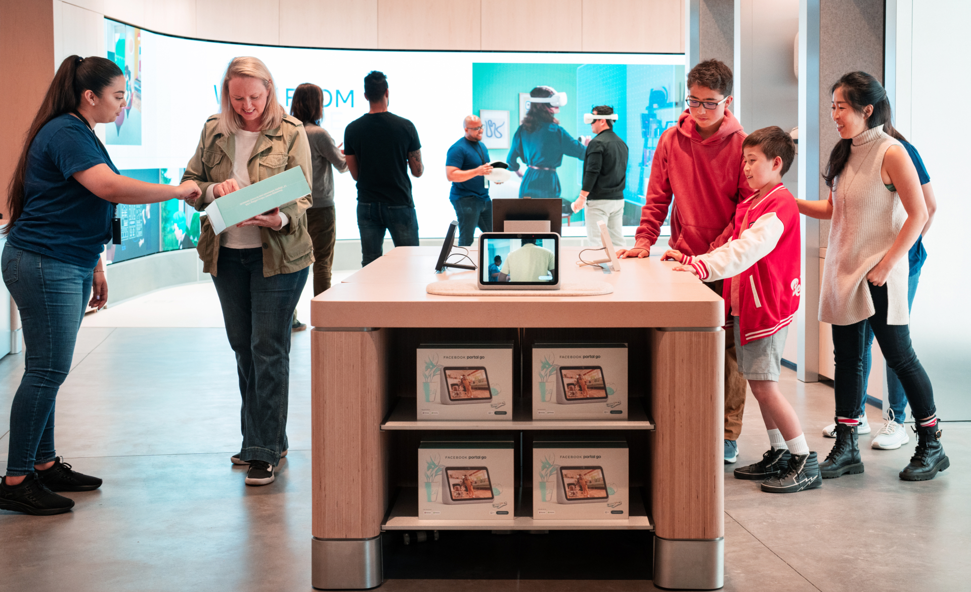 Imagen de Portals en exhibición en Meta Store