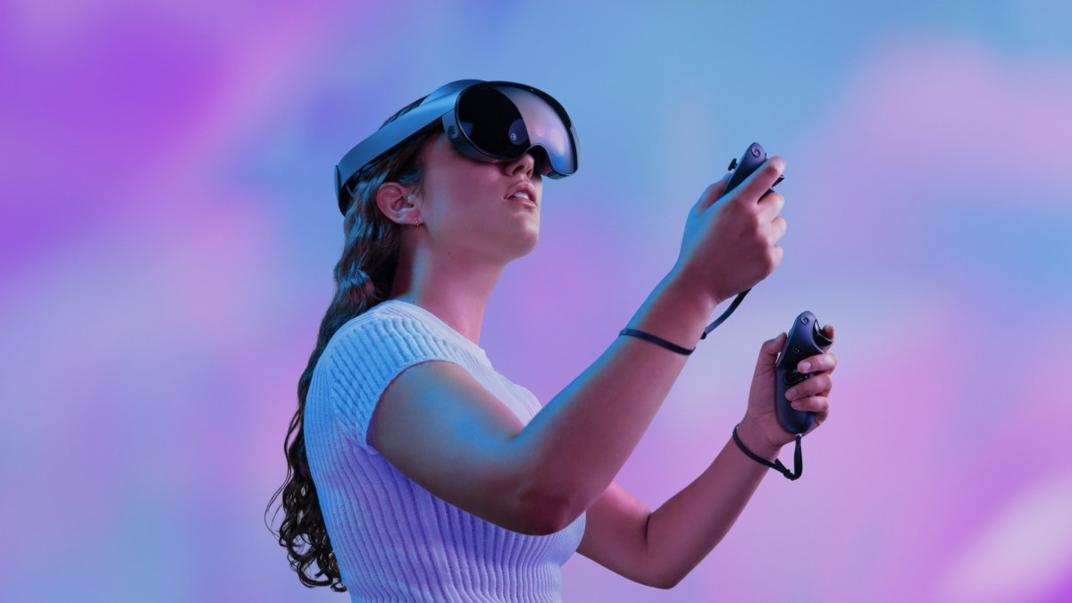 VR Headsets & Accessories: Virtual Reality for Work, Xbox, PC & More -  Microsoft Store