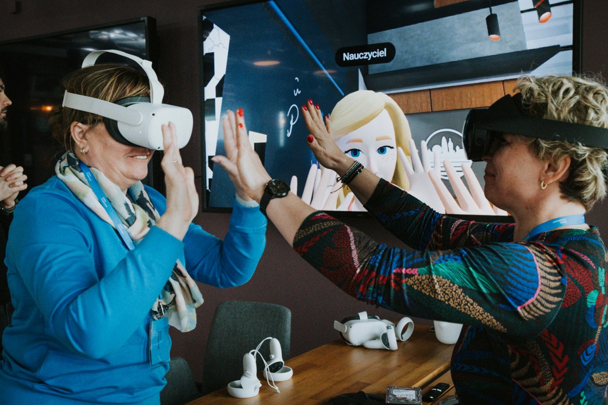 صورة Introducing AR and VR as Educational Tools to Teachers in Poland