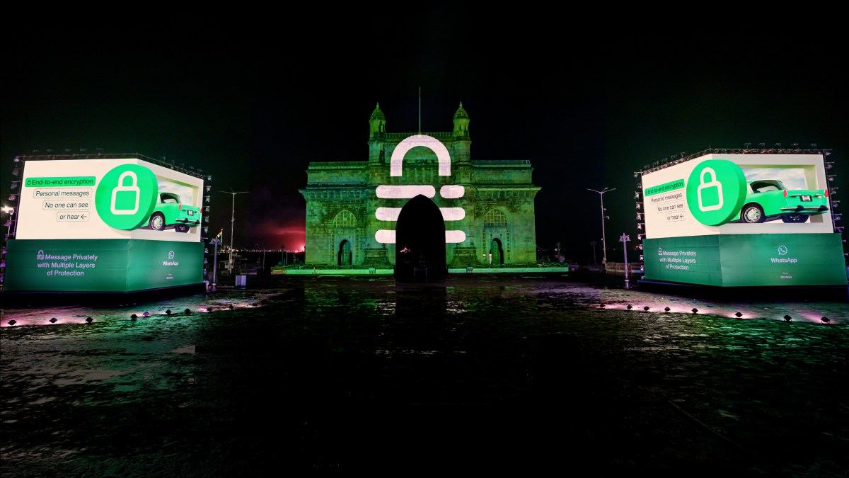 صورة Highlighting WhatsApp’s Privacy Features At Mumbai’s Iconic Gateway Of India